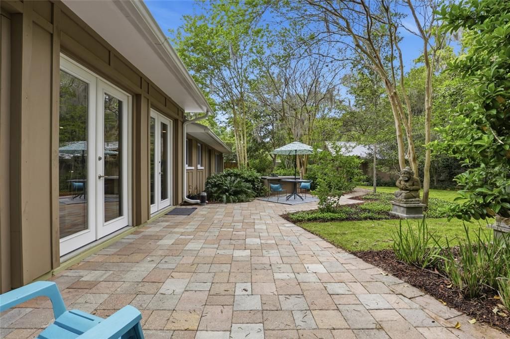 Active With Contract: $899,000 (4 beds, 2 baths, 2682 Square Feet)
