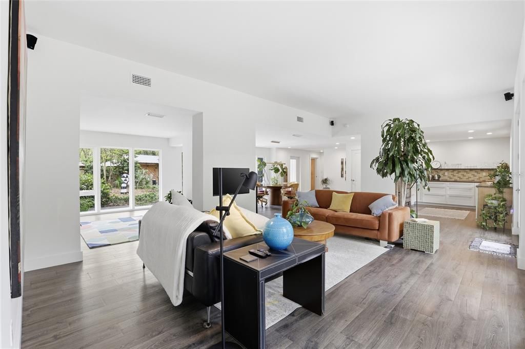 Active With Contract: $899,000 (4 beds, 2 baths, 2682 Square Feet)