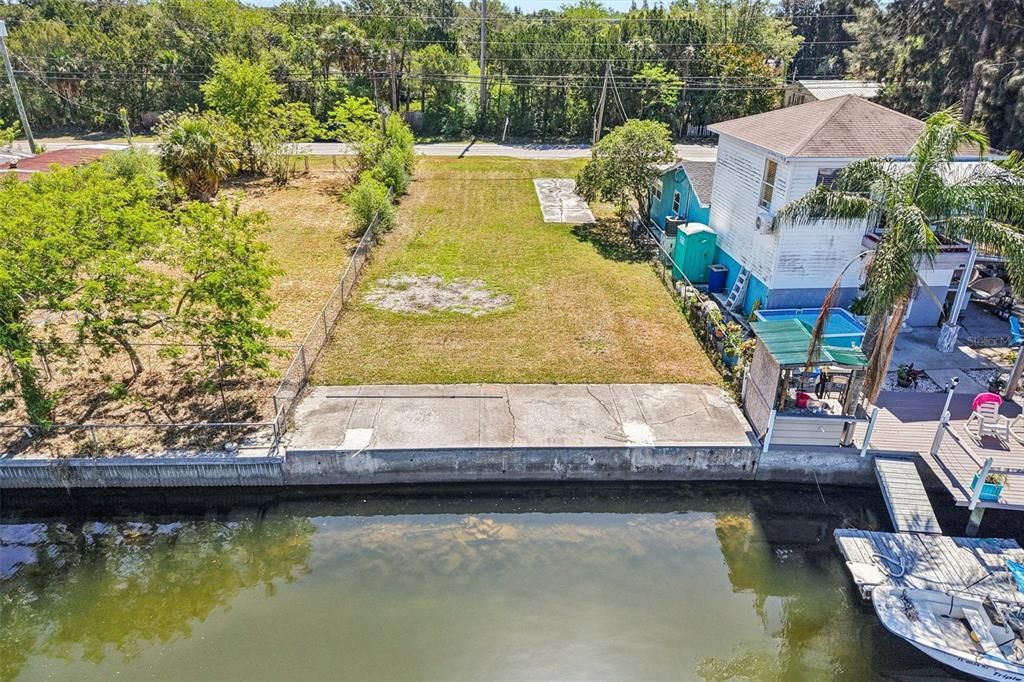 На продажу: $95,000 (0.09 acres)