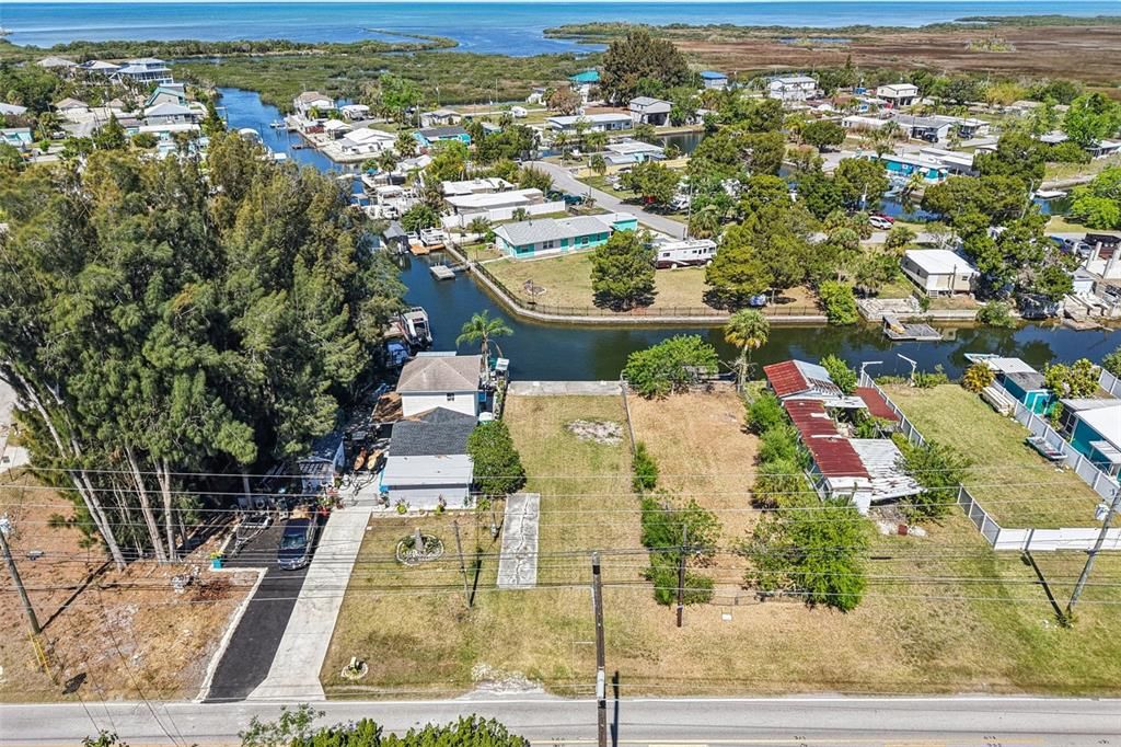 На продажу: $95,000 (0.09 acres)