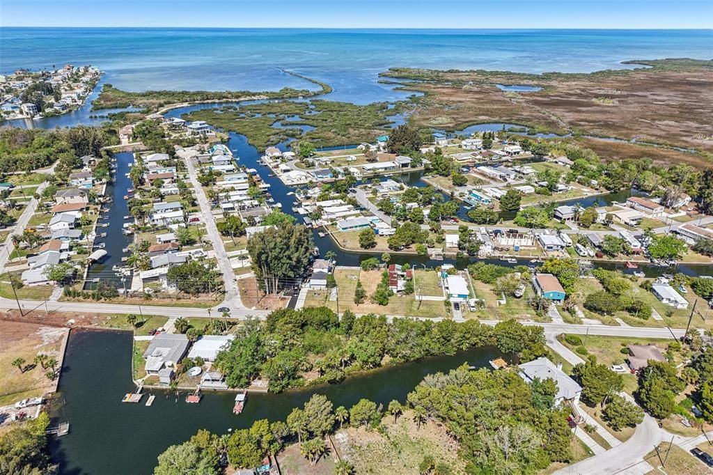 На продажу: $95,000 (0.09 acres)