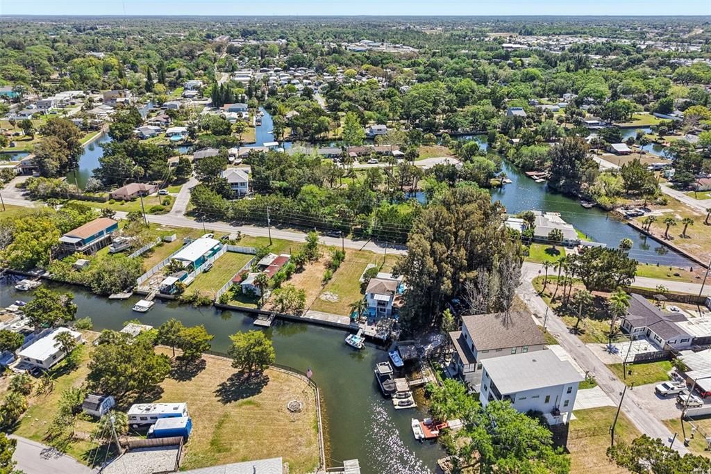 На продажу: $95,000 (0.09 acres)