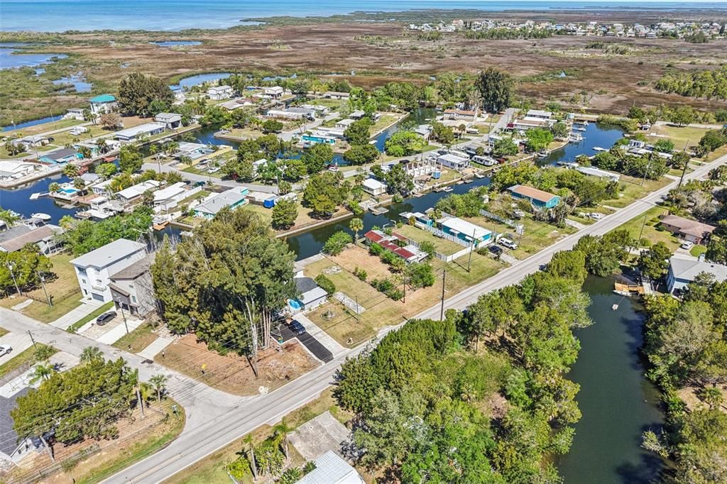 На продажу: $95,000 (0.09 acres)