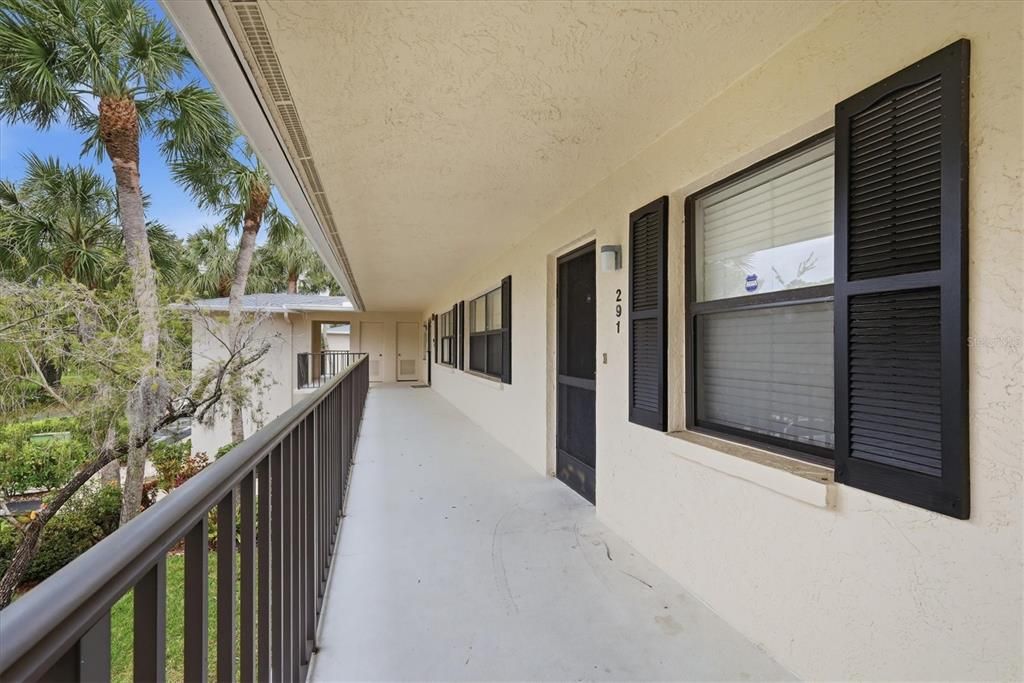 For Sale: $215,000 (2 beds, 2 baths, 1118 Square Feet)
