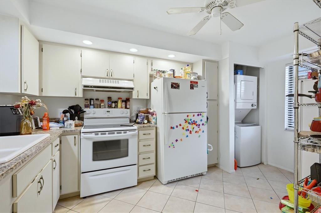 For Sale: $215,000 (2 beds, 2 baths, 1118 Square Feet)