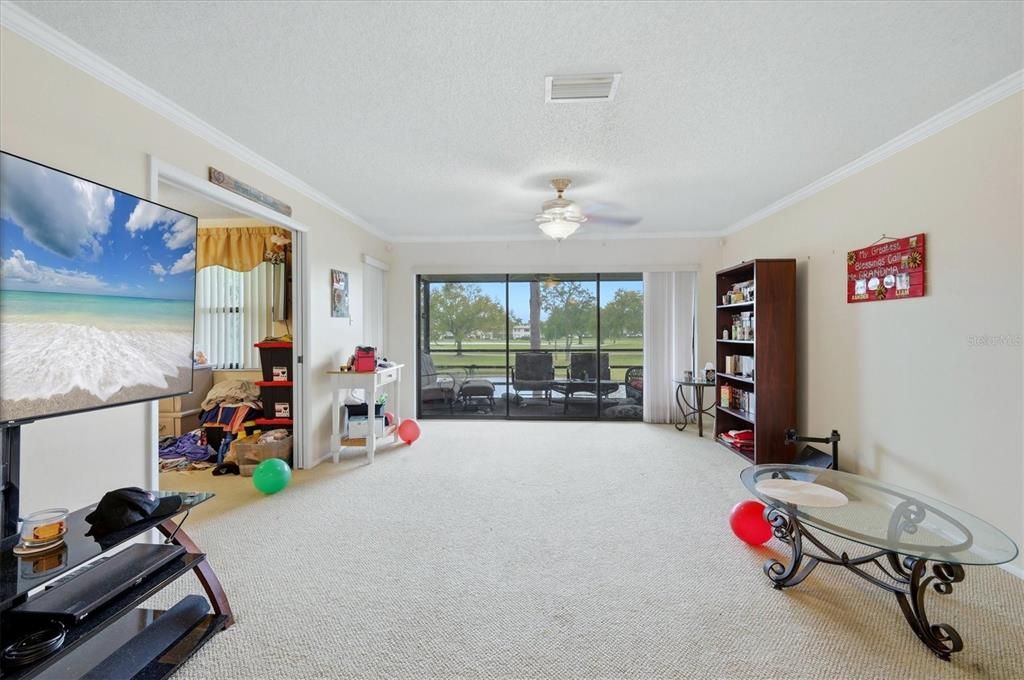 For Sale: $215,000 (2 beds, 2 baths, 1118 Square Feet)