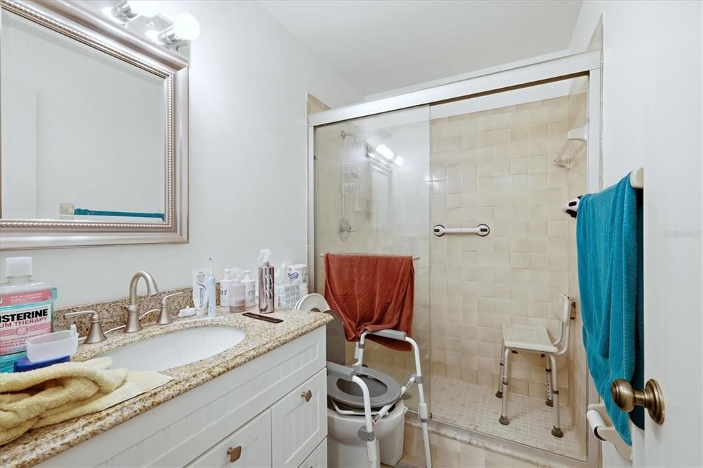 For Sale: $215,000 (2 beds, 2 baths, 1118 Square Feet)