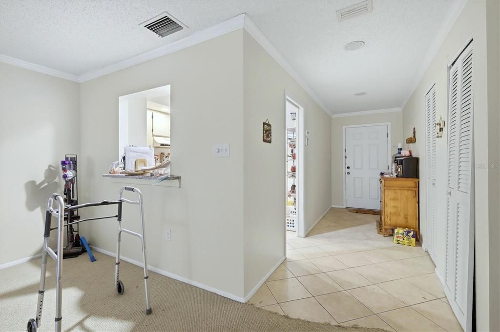 For Sale: $215,000 (2 beds, 2 baths, 1118 Square Feet)