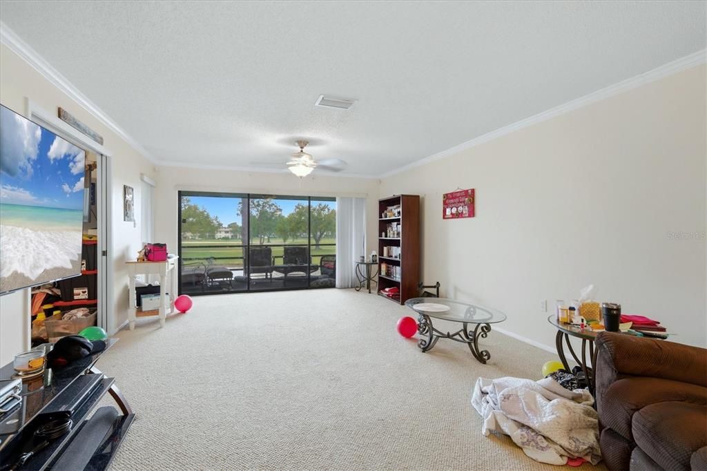 For Sale: $215,000 (2 beds, 2 baths, 1118 Square Feet)