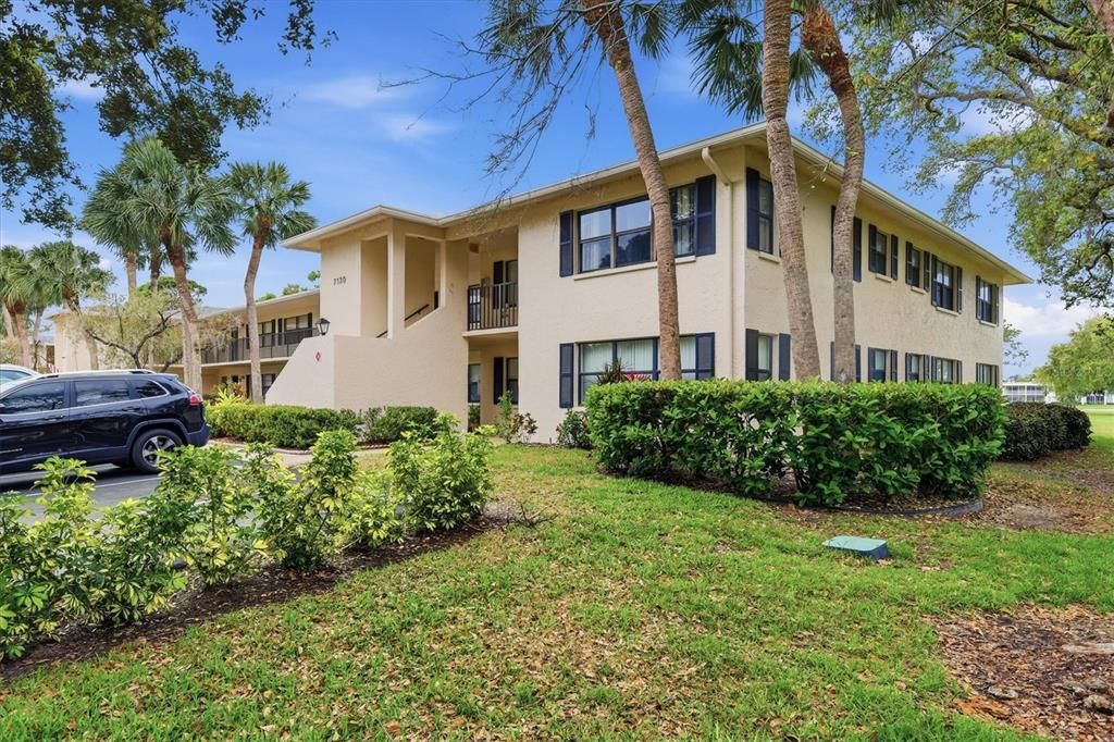 For Sale: $215,000 (2 beds, 2 baths, 1118 Square Feet)