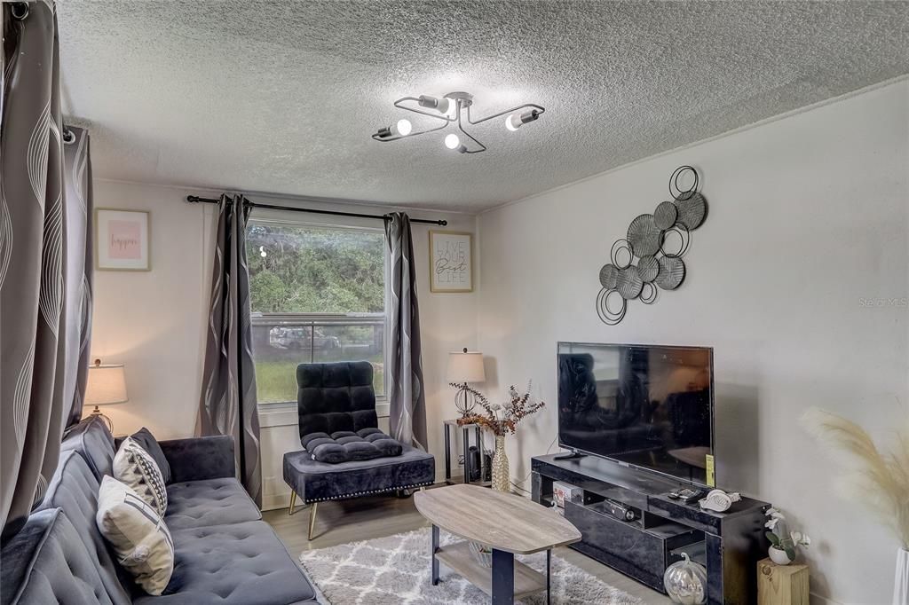 Activo con contrato: $150,000 (3 camas, 1 baños, 882 Pies cuadrados)