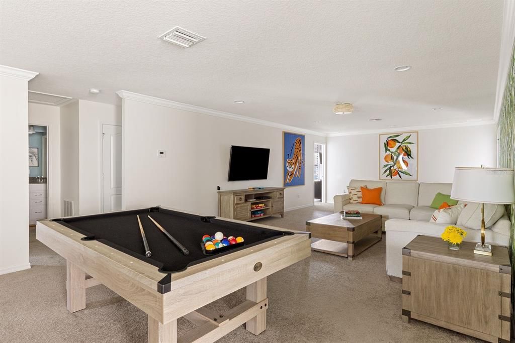 Activo con contrato: $695,900 (8 camas, 6 baños, 4041 Pies cuadrados)
