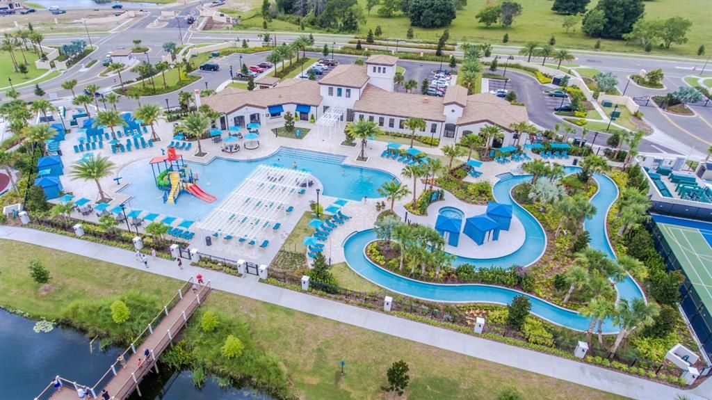 Activo con contrato: $695,900 (8 camas, 6 baños, 4041 Pies cuadrados)