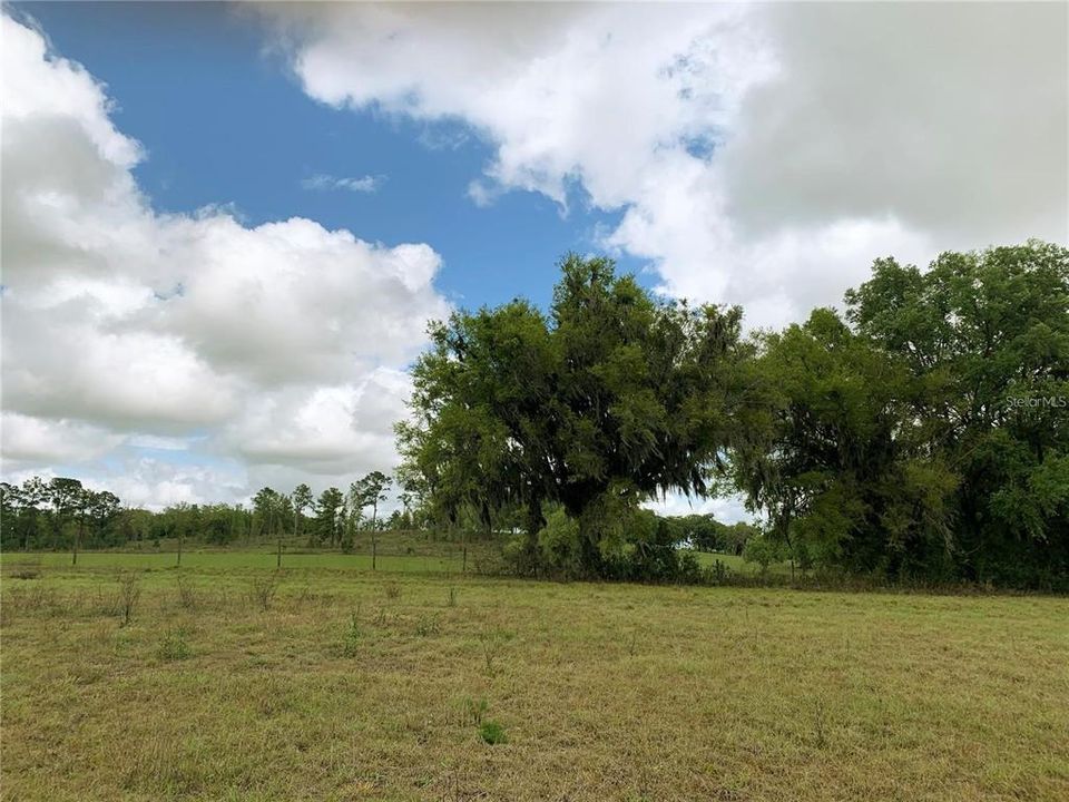 En Venta: $140,000 (3.26 acres)