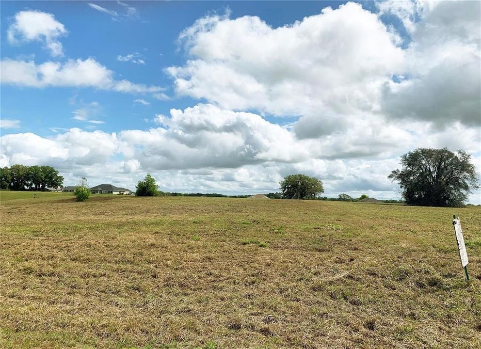 En Venta: $140,000 (3.26 acres)