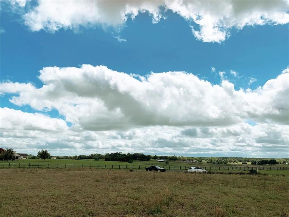 En Venta: $140,000 (3.26 acres)