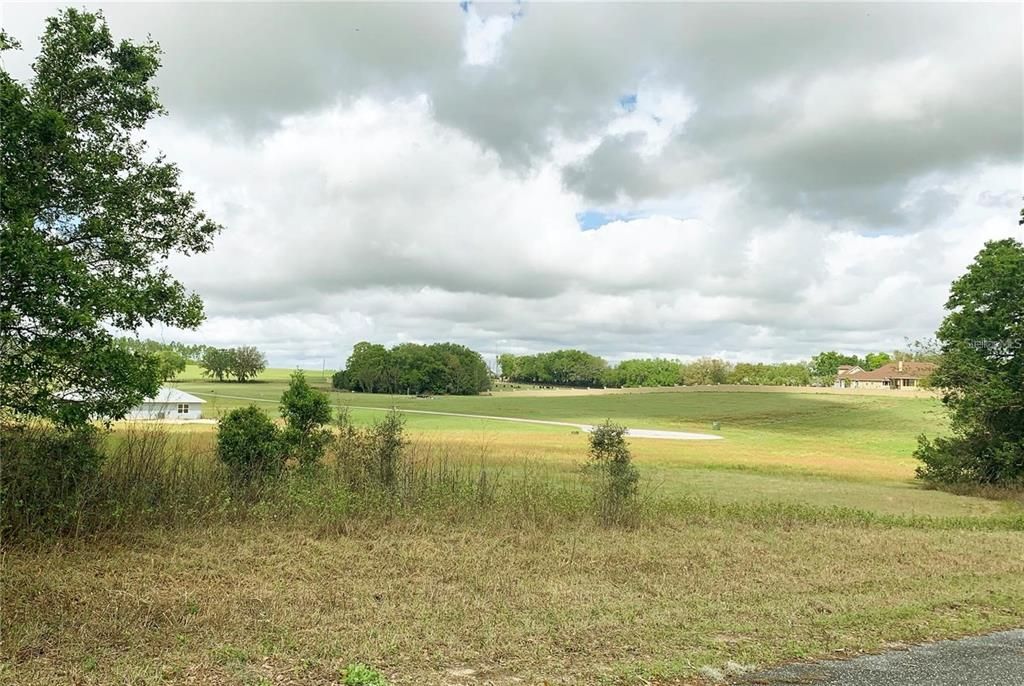 En Venta: $140,000 (3.26 acres)