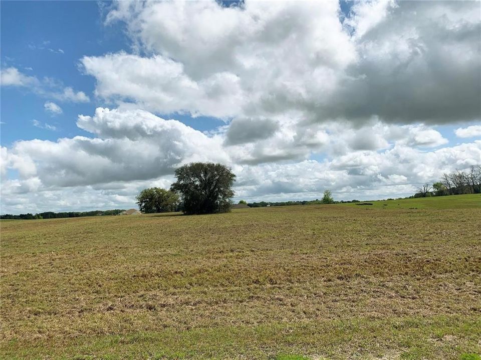 En Venta: $140,000 (3.26 acres)