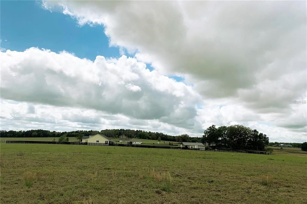 En Venta: $140,000 (3.26 acres)