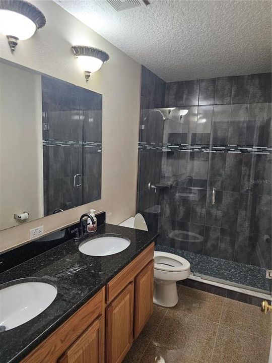 Active With Contract: $2,000 (4 beds, 2 baths, 2846 Square Feet)