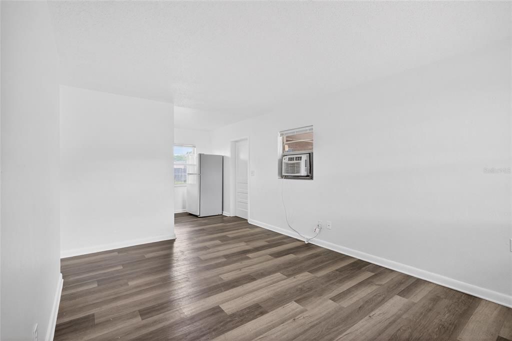 Active With Contract: $175,000 (2 beds, 1 baths, 850 Square Feet)