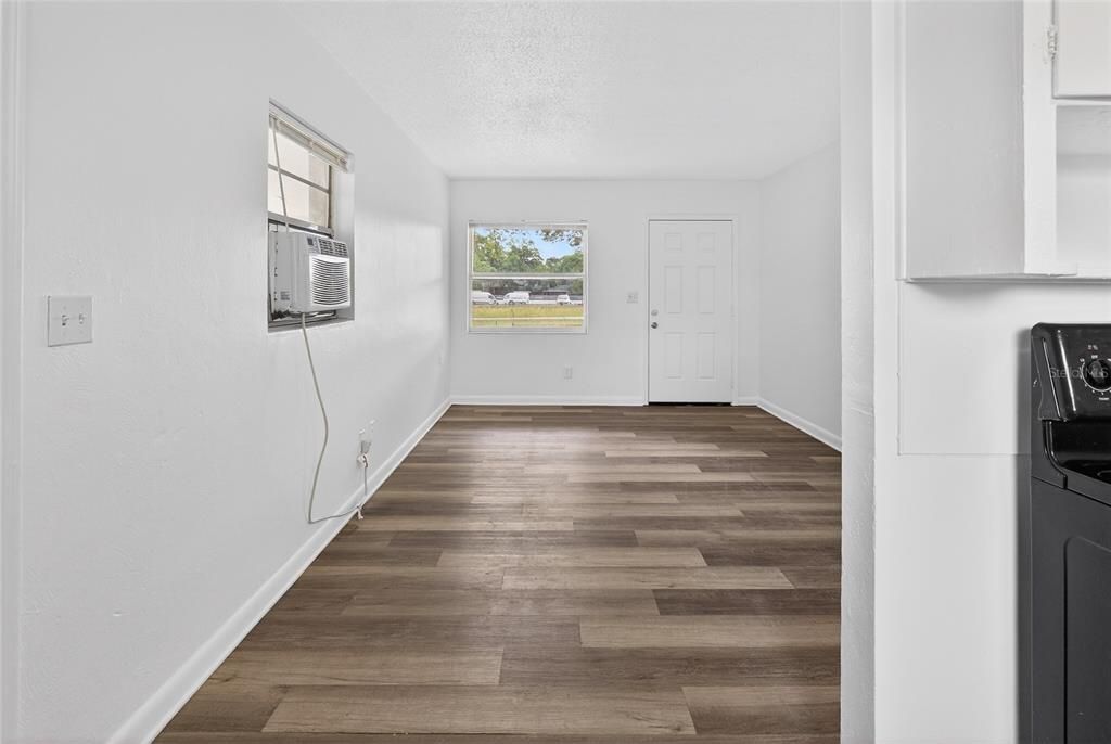Active With Contract: $175,000 (2 beds, 1 baths, 850 Square Feet)