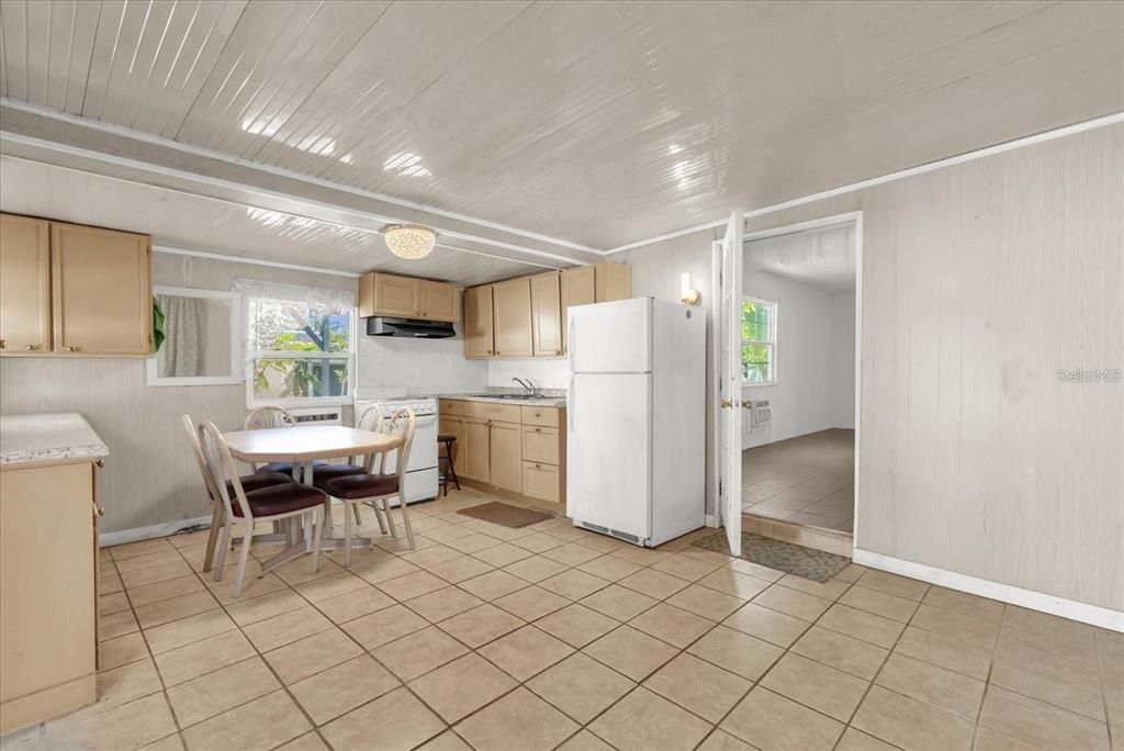 For Sale: $340,000 (4 beds, 2 baths, 1816 Square Feet)