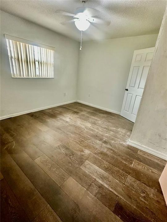 For Sale: $340,000 (4 beds, 2 baths, 1816 Square Feet)