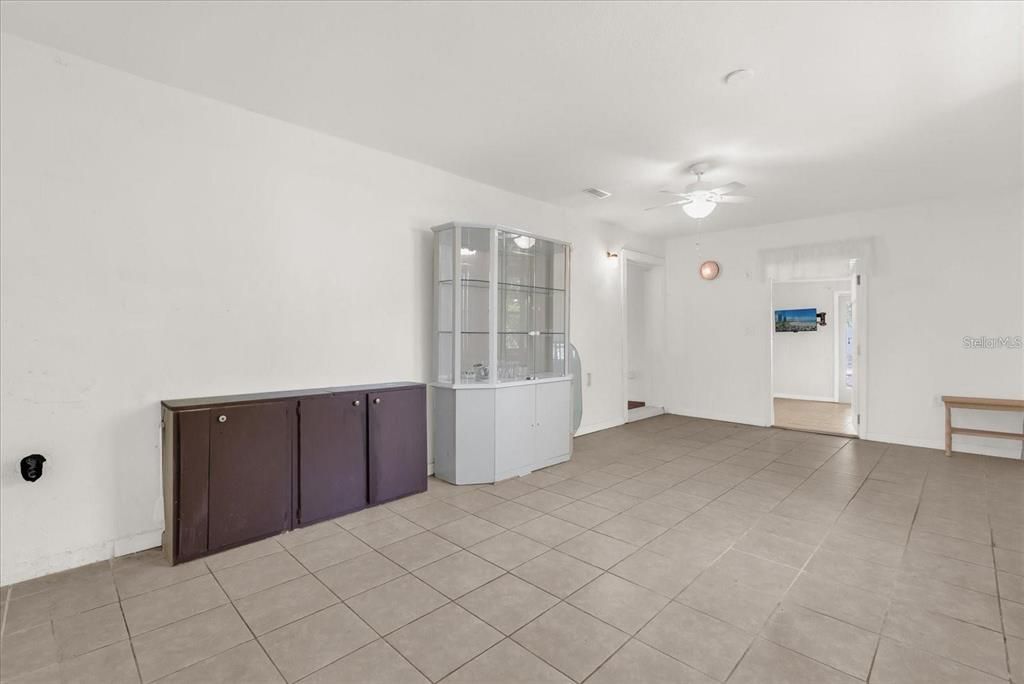 For Sale: $340,000 (4 beds, 2 baths, 1816 Square Feet)