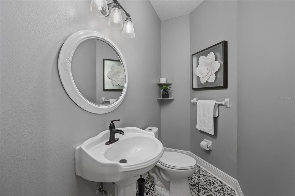 Activo con contrato: $949,000 (5 camas, 3 baños, 3692 Pies cuadrados)