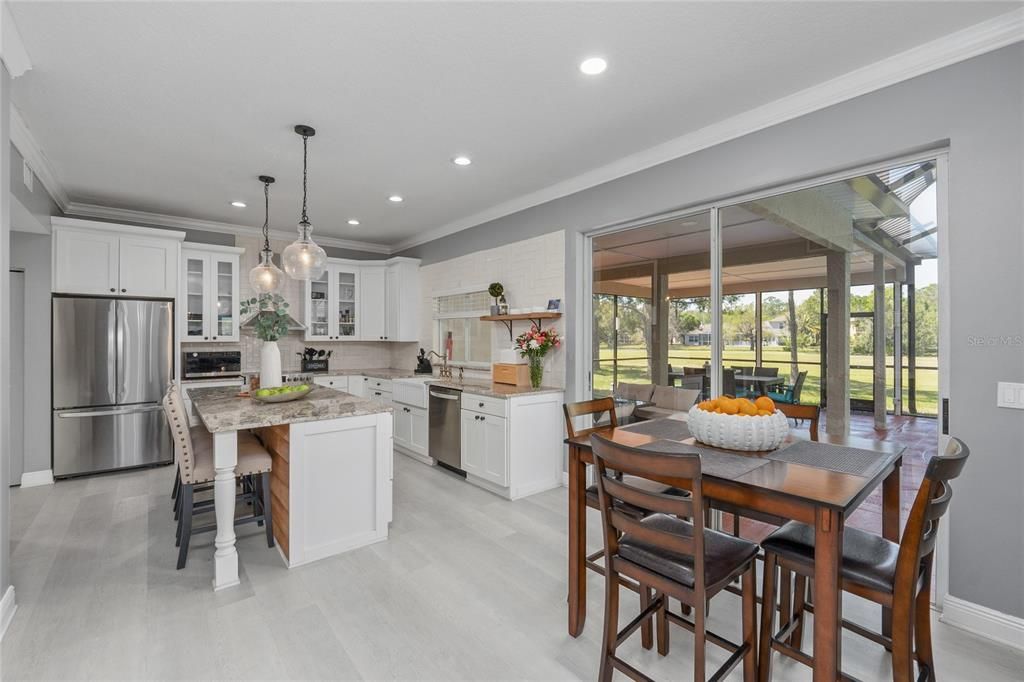 Activo con contrato: $949,000 (5 camas, 3 baños, 3692 Pies cuadrados)
