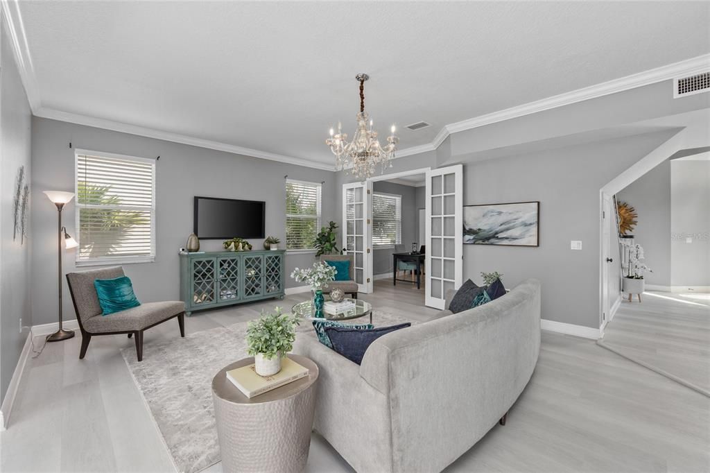 Activo con contrato: $949,000 (5 camas, 3 baños, 3692 Pies cuadrados)
