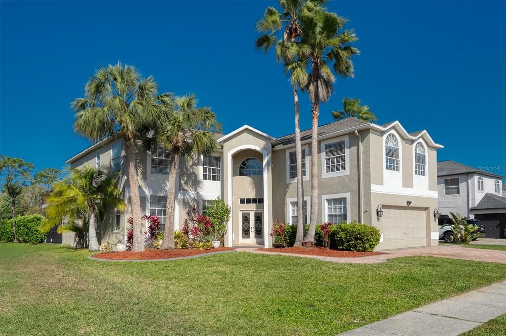 Activo con contrato: $949,000 (5 camas, 3 baños, 3692 Pies cuadrados)