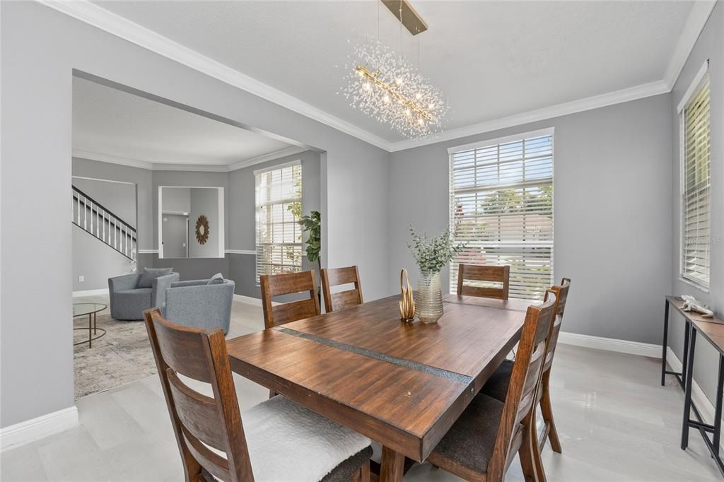 Activo con contrato: $949,000 (5 camas, 3 baños, 3692 Pies cuadrados)