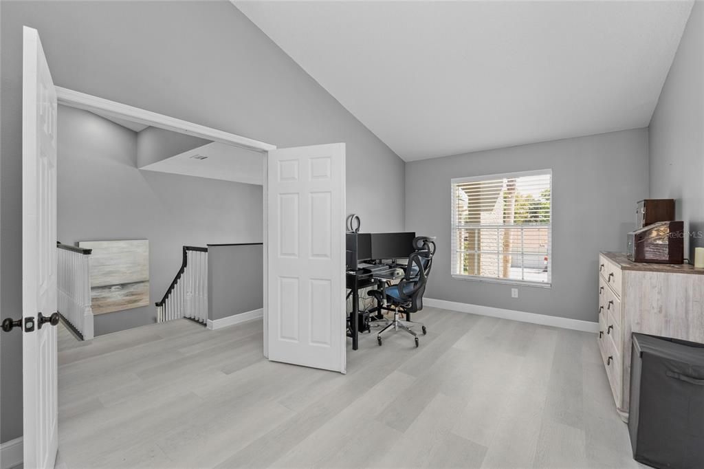 Activo con contrato: $949,000 (5 camas, 3 baños, 3692 Pies cuadrados)