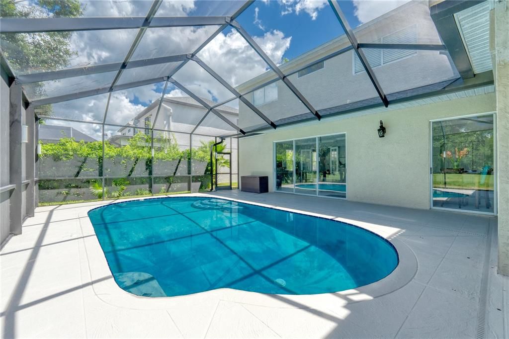 Activo con contrato: $949,000 (5 camas, 3 baños, 3692 Pies cuadrados)