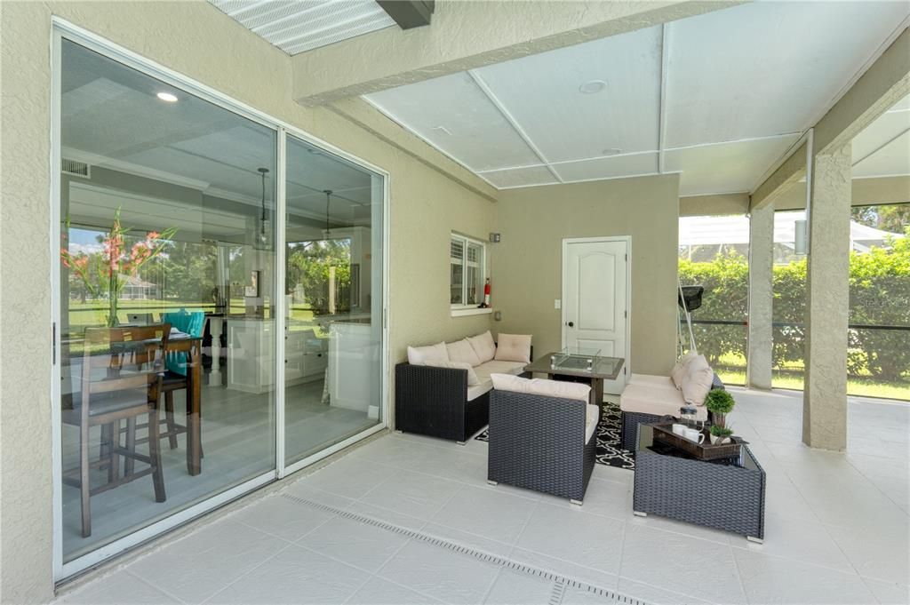 Activo con contrato: $949,000 (5 camas, 3 baños, 3692 Pies cuadrados)
