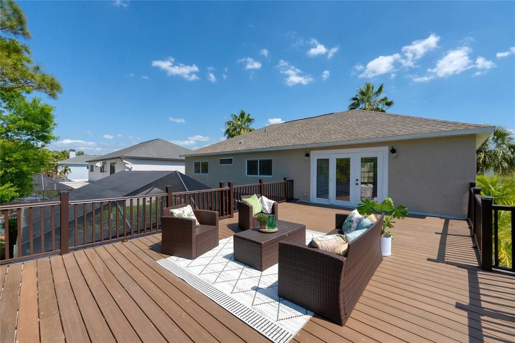 Activo con contrato: $949,000 (5 camas, 3 baños, 3692 Pies cuadrados)