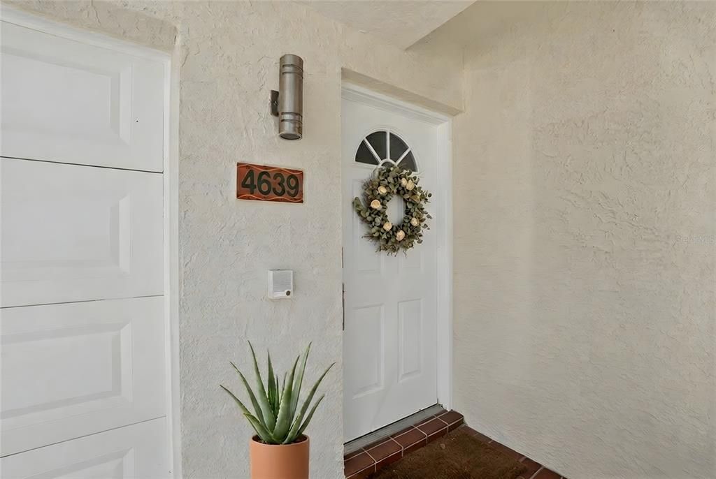 For Rent: $5,895 (4 beds, 4 baths, 2275 Square Feet)