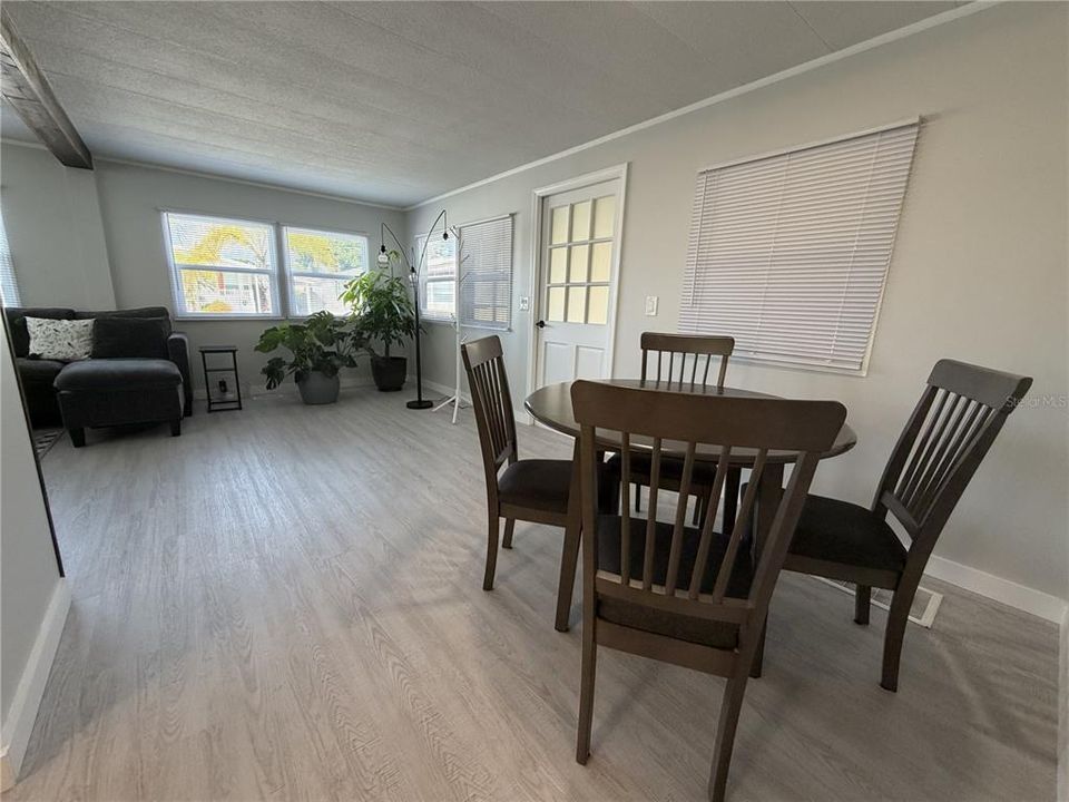 En Venta: $179,000 (2 camas, 1 baños, 800 Pies cuadrados)