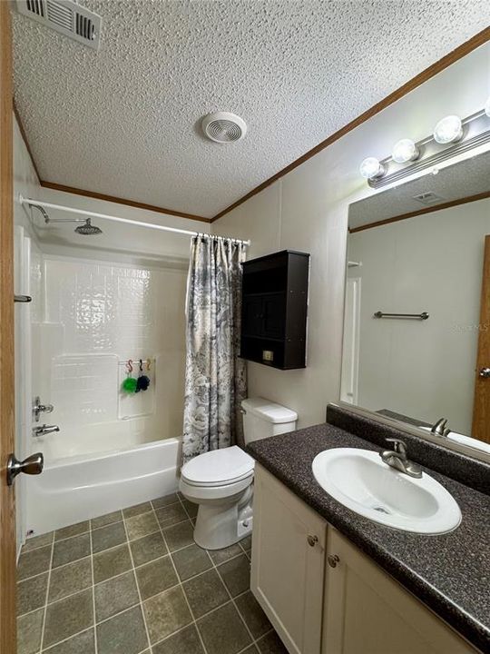 En Venta: $324,900 (3 camas, 2 baños, 2052 Pies cuadrados)