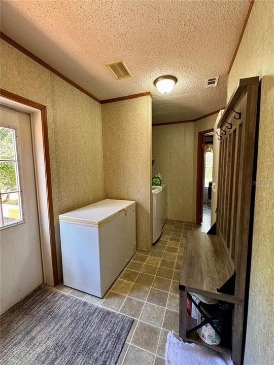 En Venta: $324,900 (3 camas, 2 baños, 2052 Pies cuadrados)
