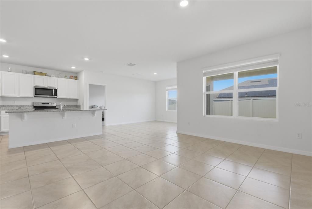En Venta: $395,000 (3 camas, 2 baños, 1672 Pies cuadrados)