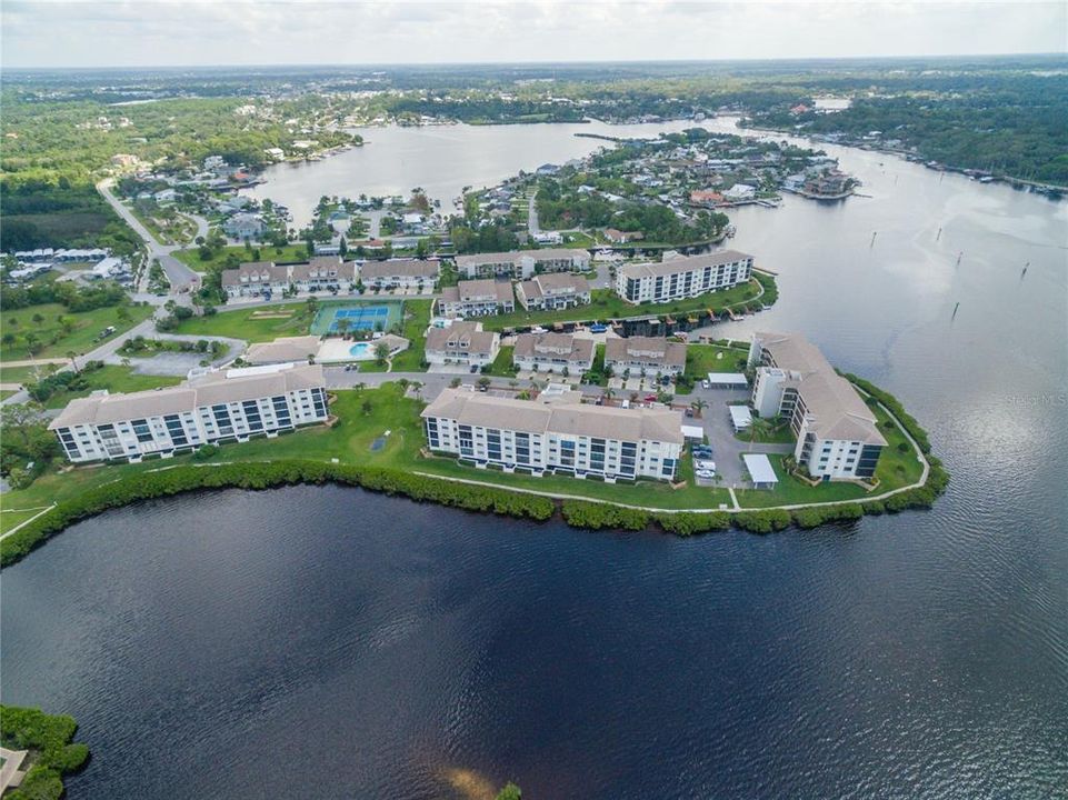 Под контрактом: $149,900 (2 спален, 2 ванн, 1025 Квадратных фут)
