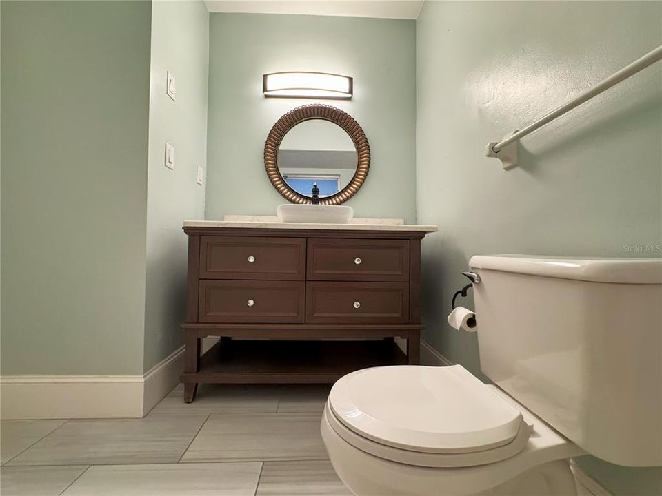 For Rent: $1,750 (1 beds, 1 baths, 700 Square Feet)