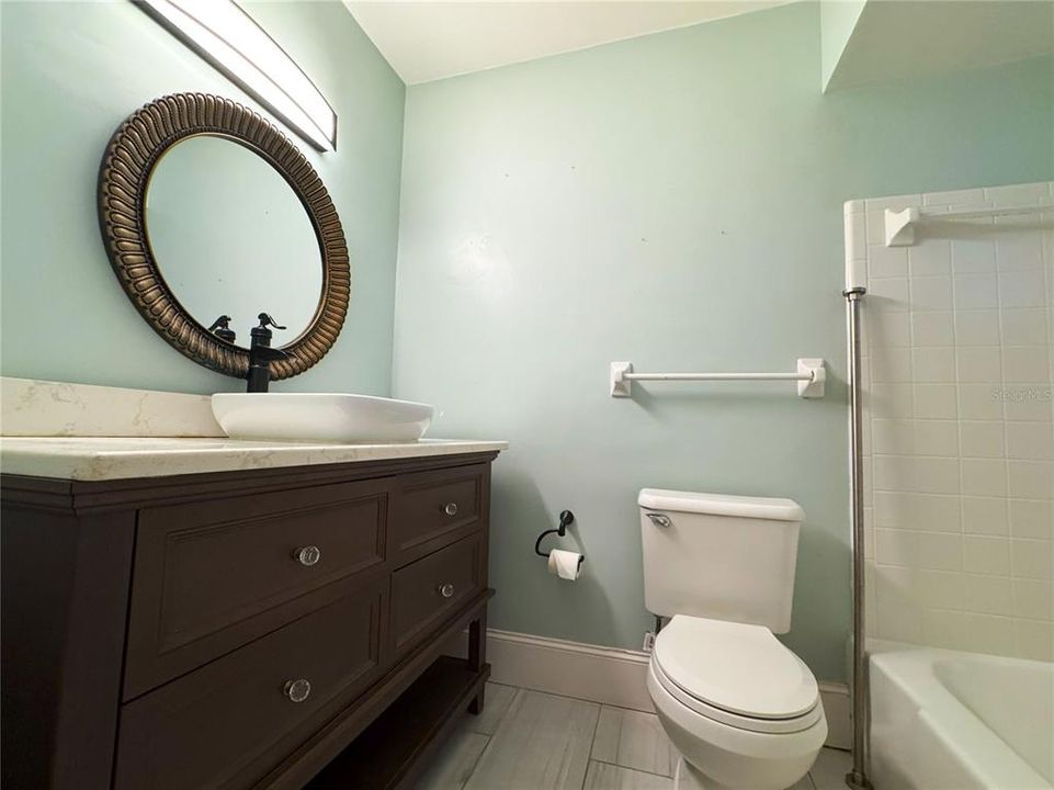 For Rent: $1,750 (1 beds, 1 baths, 700 Square Feet)