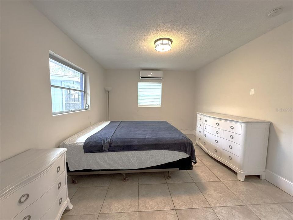 For Rent: $1,750 (1 beds, 1 baths, 700 Square Feet)