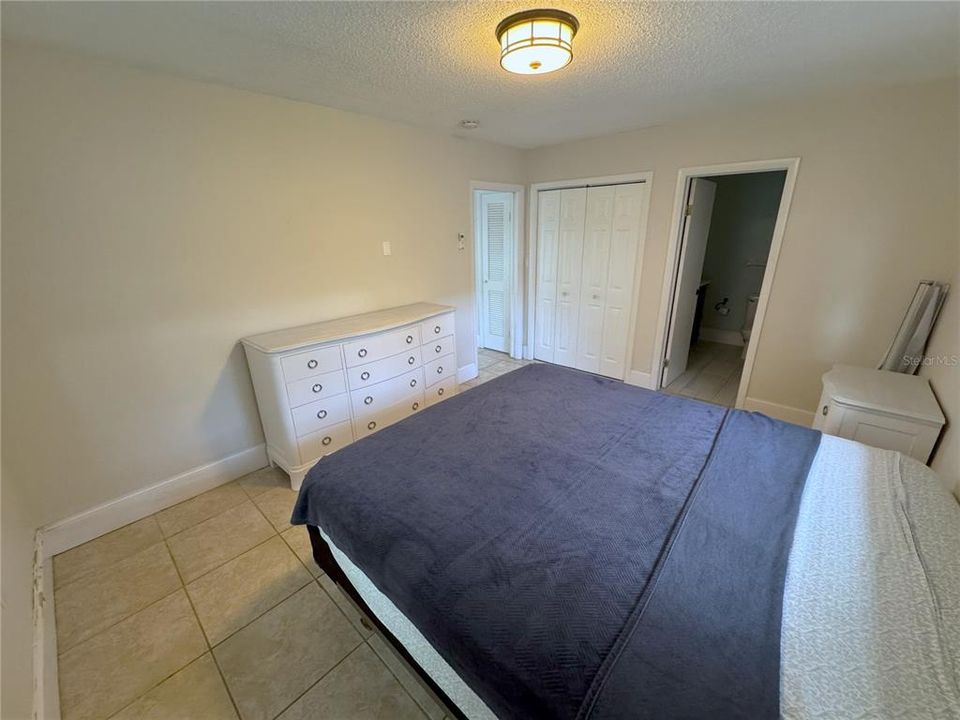 For Rent: $1,750 (1 beds, 1 baths, 700 Square Feet)