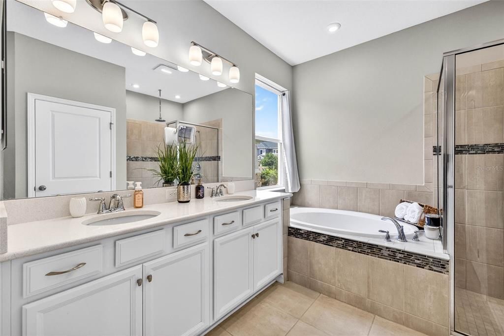Active With Contract: $625,000 (4 beds, 3 baths, 2600 Square Feet)