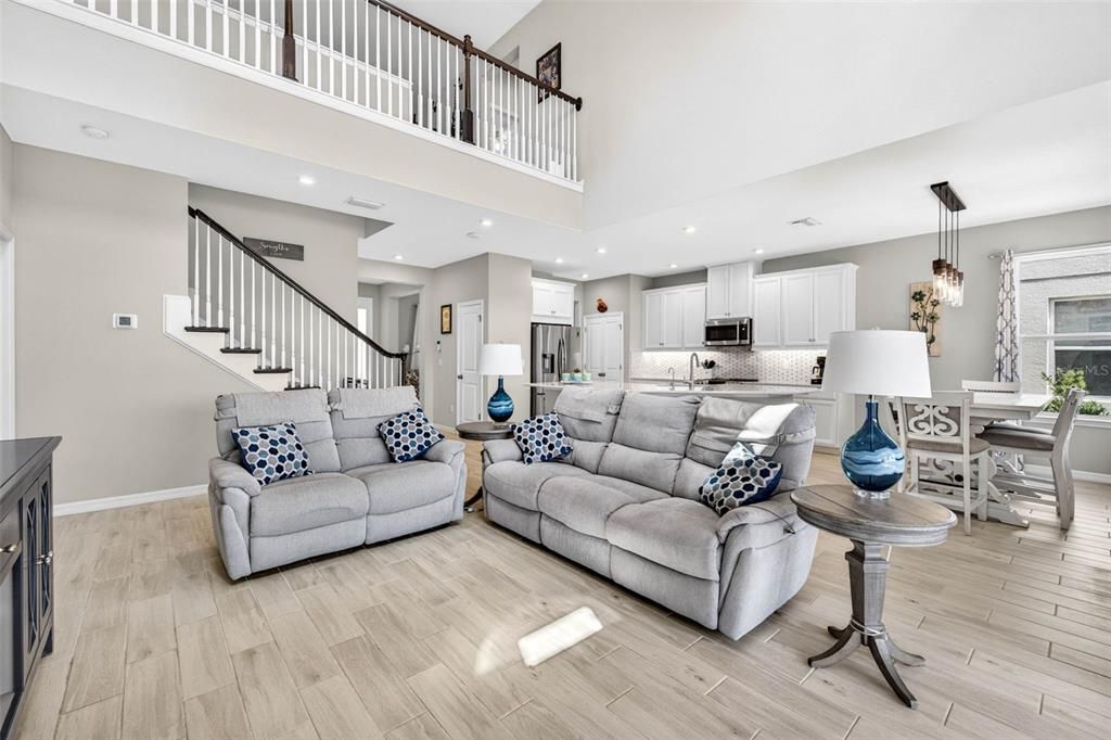 Active With Contract: $625,000 (4 beds, 3 baths, 2600 Square Feet)